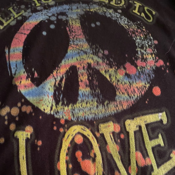 Graphic Retro Woman’s “All You Need is Love” Tee - Picture 4 of 4